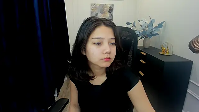 Snapshot of ElliVensda chatting on September 16, 2025, 7:26 pm ElliVensda online show from September 16, 2025, 7:26 pm