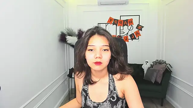 Snapshot of ElliVensda chatting on October 31, 2025, 5:15 am ElliVensda online show from October 31, 2025, 5:15 am