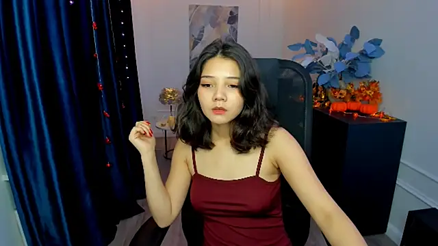 Snapshot of ElliVensda chatting on October 19, 2025, 4:48 am ElliVensda online show from October 19, 2025, 4:48 am