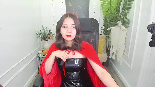 Snapshot of ElliVensda chatting on October 17, 2025, 12:40 pm ElliVensda online show from October 17, 2025, 12:40 pm