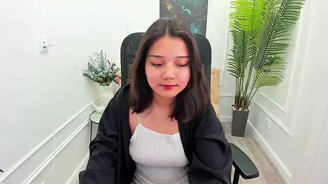 Snapshot of ElliVensda chatting on October 3, 2025, 8:32 pm ElliVensda online show from October 3, 2025, 8:32 pm