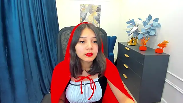 Snapshot of ElliVensda chatting on October 16, 2025, 7:44 pm ElliVensda online show from October 16, 2025, 7:44 pm