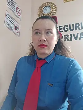 Snapshot of Hannah-colx chatting on May 17, 2026, 3:56 pm Hannah-colx online show from May 17, 2026, 3:56 pm