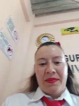 Snapshot of Hannah-colx chatting on May 16, 2026, 3:22 pm Hannah-colx online show from May 16, 2026, 3:22 pm