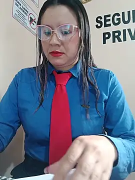 Snapshot of Hannah-colx chatting on May 18, 2026, 2:22 pm Hannah-colx online show from May 18, 2026, 2:22 pm