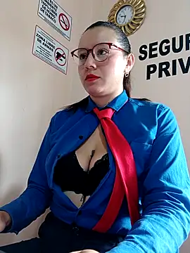 Hannah-colx online show from October 9, 2025, 1:33 pm