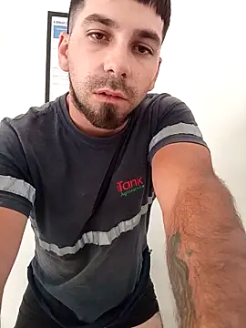 Snapshot of Lushakuiron1 chatting on December 16, 2025, 8:35 pm Lushakuiron1 online show from December 16, 2025, 8:35 pm