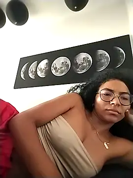 Snapshot of sexycalipso chatting on November 19, 2025, 5:13 pm sexycalipso online show from November 19, 2025, 5:13 pm