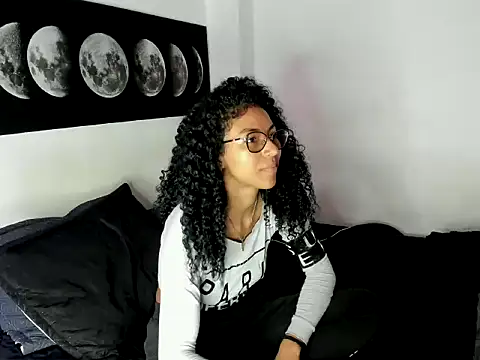 Snapshot of sexycalipso chatting on December 15, 2025, 2:34 pm sexycalipso online show from December 15, 2025, 2:34 pm