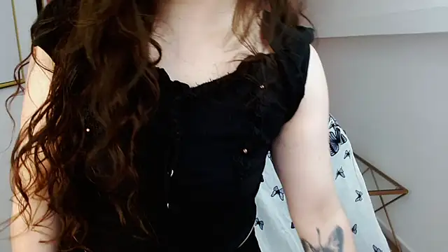 Snapshot of Eva_Roussell chatting on April 12, 2026, 1:36 pm Eva Roussell online show from April 12, 2026, 1:36 pm