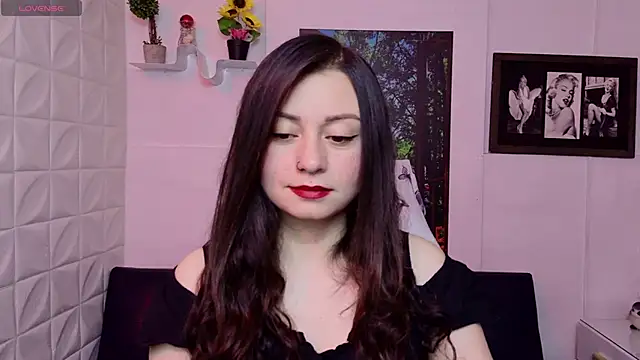 Snapshot of Eva_Roussell chatting on May 19, 2026, 3:19 pm Eva Roussell online show from May 19, 2026, 3:19 pm