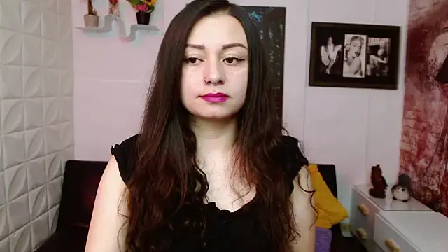Snapshot of Eva_Roussell chatting on April 16, 2026, 2:07 pm Eva Roussell online show from April 16, 2026, 2:07 pm