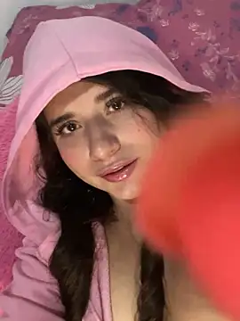 Snapshot of amber_colliiins chatting on November 30, 2025, 12:22 am amber colliiins online show from November 30, 2025, 12:22 am