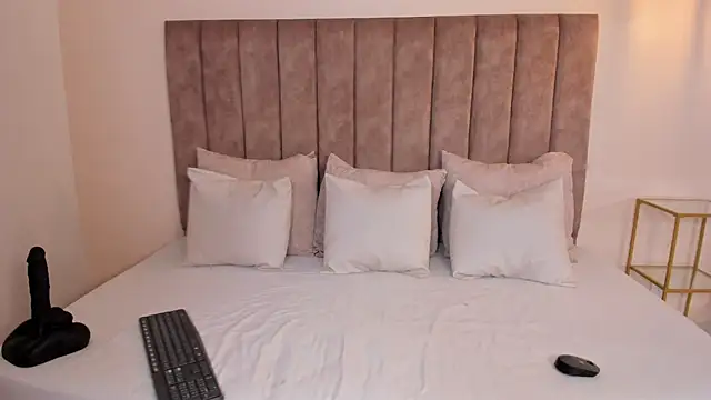 Snapshot of amber_colliiins chatting on November 14, 2025, 5:38 pm amber colliiins online show from November 14, 2025, 5:38 pm