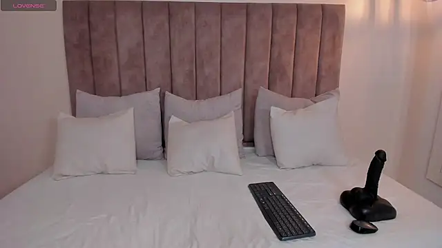 Snapshot of amber_colliiins chatting on October 14, 2025, 5:46 pm amber colliiins online show from October 14, 2025, 5:46 pm