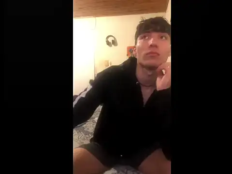 Snapshot of knielBgm chatting on September 27, 2025, 9:10 pm knielBgm online show from September 27, 2025, 9:10 pm