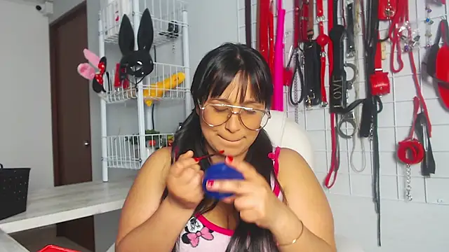  adahara queen online show from November 27, 2025, 4:02 am