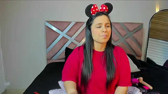  adahara queen online show from October 26, 2025, 4:46 am