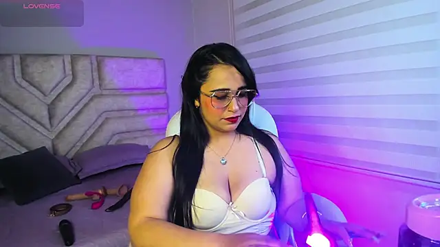  adahara queen online show from September 18, 2025, 4:15 am