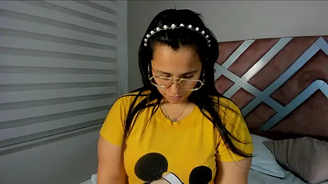  adahara queen online show from October 20, 2025, 5:42 am