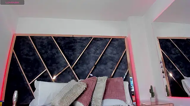 SusanaHenao online show from January 12, 2026, 5:20 pm