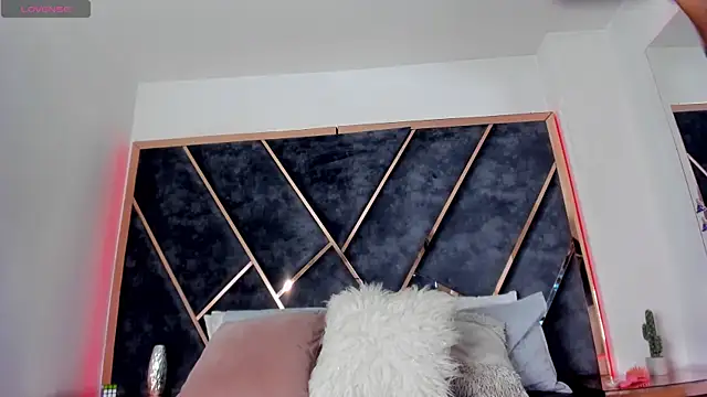 Snapshot of SusanaHenao chatting on December 4, 2025, 6:07 pm SusanaHenao online show from December 4, 2025, 6:07 pm