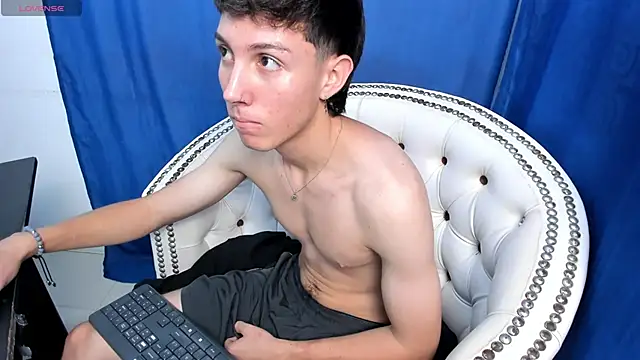 LittleDanny  online show from October 2, 2025, 1:58 pm