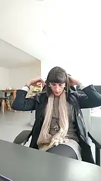 Snapshot of jenny5962 chatting on December 18, 2025, 1:04 pm jenny5962 online show from December 18, 2025, 1:04 pm