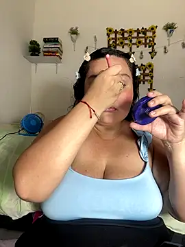 Snapshot of luna_sweet16 chatting on September 26, 2025, 4:58 pm luna sweet16 online show from September 26, 2025, 4:58 pm