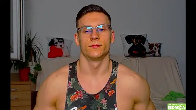 ZeinMiracles online show from March 13, 2026, 10:04 pm