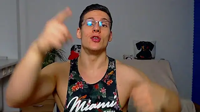 Snapshot of ZeinMiracles chatting on December 20, 2025, 8:55 pm ZeinMiracles online show from December 20, 2025, 8:55 pm