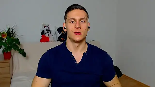 ZeinMiracles online show from November 26, 2025, 8:31 pm