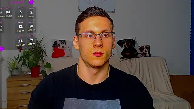 ZeinMiracles online show from April 4, 2026, 9:10 pm