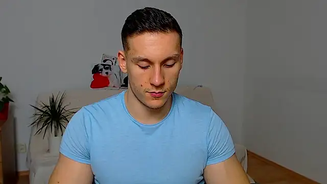 ZeinMiracles online show from November 15, 2025, 8:24 pm