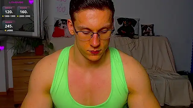 ZeinMiracles online show from April 13, 2026, 10:14 pm