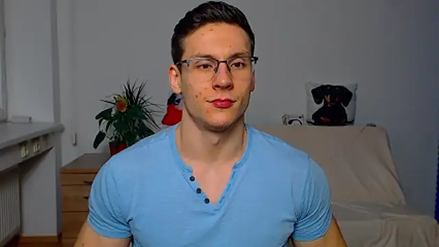 Snapshot of ZeinMiracles chatting on December 20, 2025, 12:02 am ZeinMiracles online show from December 20, 2025, 12:02 am