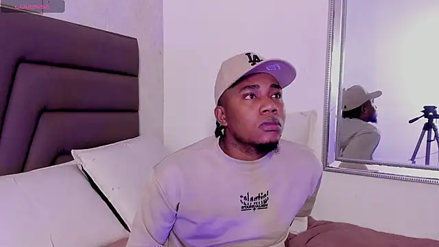 Snapshot of Duo69Sexual chatting on October 4, 2025, 7:37 pm Duo69Sexual online show from October 4, 2025, 7:37 pm