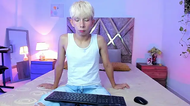 Snapshot of Hyunjin_Son chatting on March 11, 2026, 12:54 pm Hyunjin Son online show from March 11, 2026, 12:54 pm