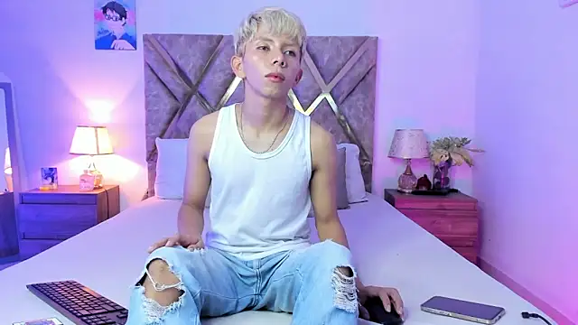 Snapshot of Hyunjin_Son chatting on February 10, 2026, 12:42 am Hyunjin Son online show from February 10, 2026, 12:42 am