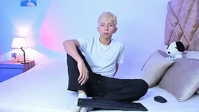 Snapshot of Hyunjin_Son chatting on January 8, 2026, 10:49 pm Hyunjin Son online show from January 8, 2026, 10:49 pm