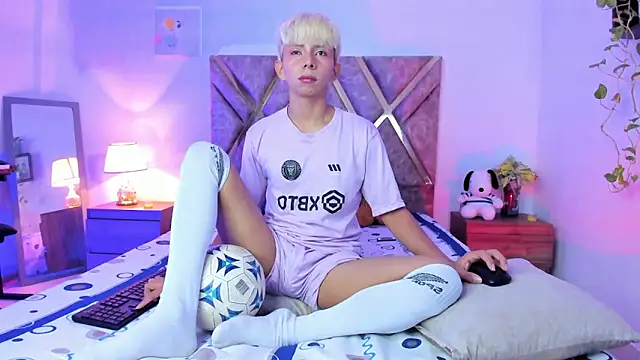 Snapshot of Hyunjin_Son chatting on March 13, 2026, 2:33 pm Hyunjin Son online show from March 13, 2026, 2:33 pm