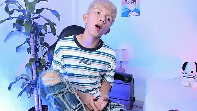 Snapshot of Hyunjin_Son chatting on January 7, 2026, 5:51 pm Hyunjin Son online show from January 7, 2026, 5:51 pm