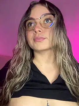 Snapshot of AnnyLopezzz_ chatting on September 8, 2025, 8:30 pm AnnyLopezzz online show from September 8, 2025, 8:30 pm
