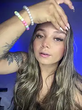 Snapshot of AnnyLopezzz_ chatting on September 10, 2025, 11:59 pm AnnyLopezzz online show from September 10, 2025, 11:59 pm