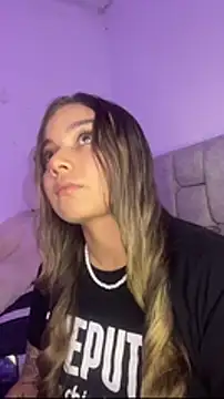 AnnyLopezzz  online show from February 3, 2026, 6:11 am