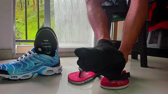 Snapshot of Sir_kev66 chatting on April 8, 2026, 7:26 pm Sir kev66 online show from April 8, 2026, 7:26 pm