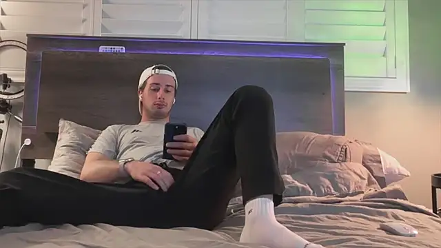 Snapshot of Matttsohot chatting on October 7, 2025, 10:22 pm Matttsohot online show from October 7, 2025, 10:22 pm