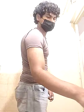 Snapshot of Goodmens5 chatting on November 1, 2025, 2:22 pm Goodmens5 online show from November 1, 2025, 2:22 pm