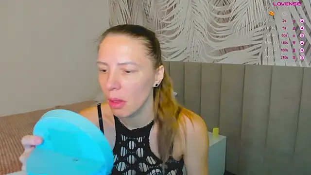 KiaraCaley online show from November 25, 2025, 2:12 am