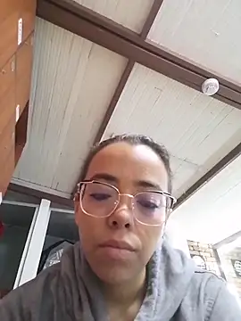 Snapshot of BarbaraLeython1 chatting on November 6, 2025, 3:05 pm BarbaraLeython1 online show from November 6, 2025, 3:05 pm